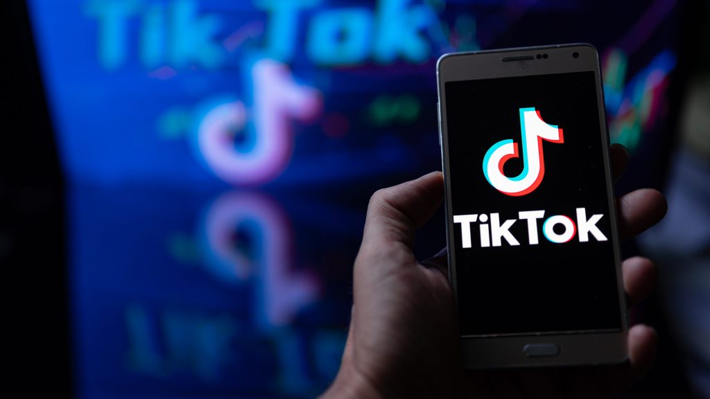 Estamos proibindo o TikTok ou não? Além disso: Um influenciador realmente pode arruinar uma empresa de US $800 milhões?